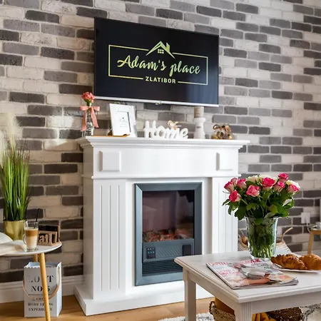 Adam's Place アパート