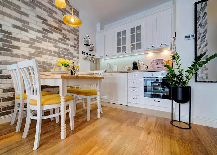 アパート Adam's Place ズラティボール